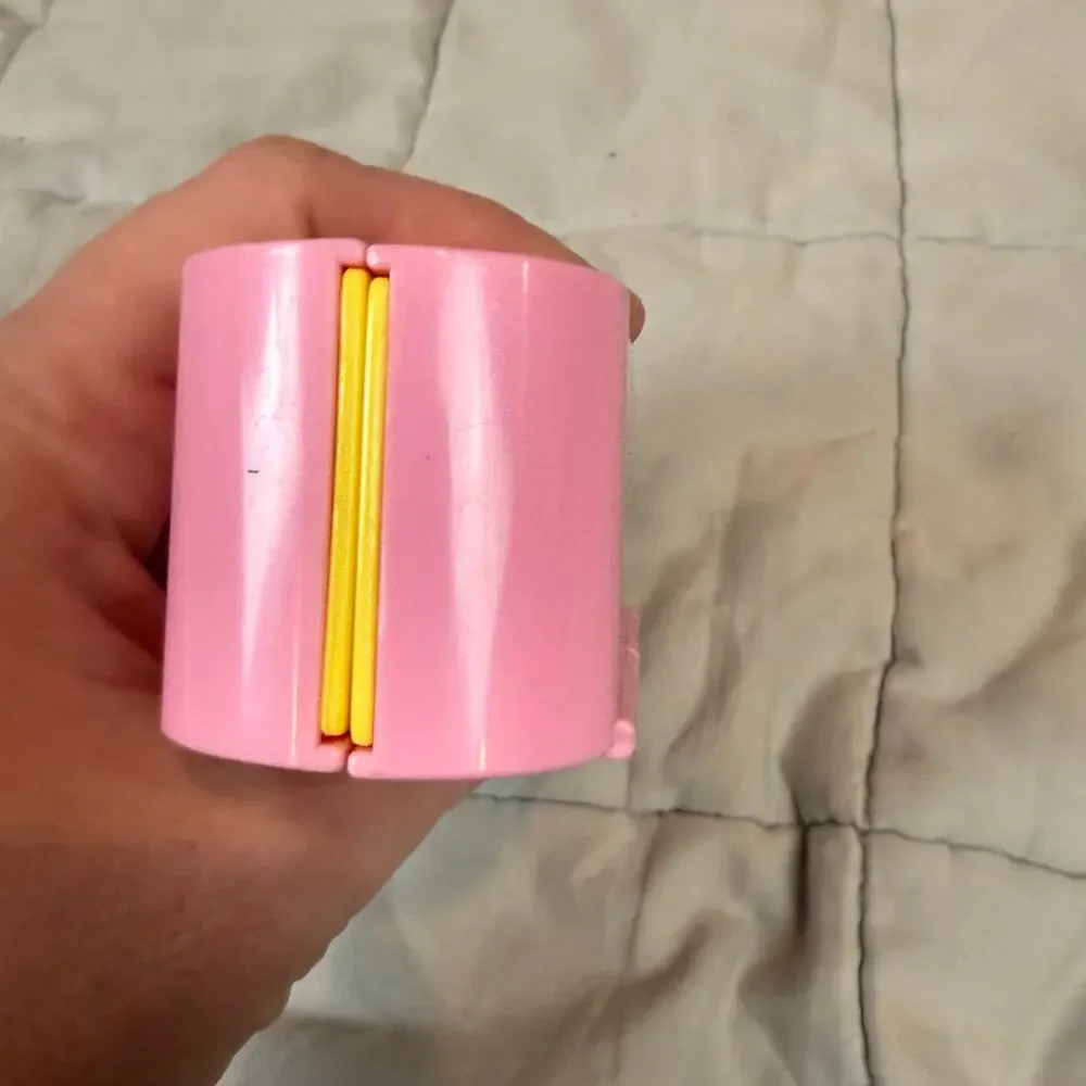 Vintage Fashion Polly Pocket Shani School Cool Pink Yellow Locker Mattel 1999